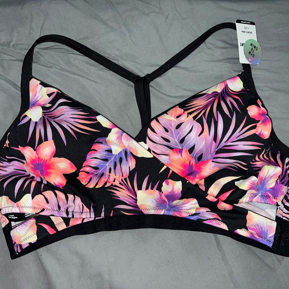 Victoria’s Secret/pink sports bra